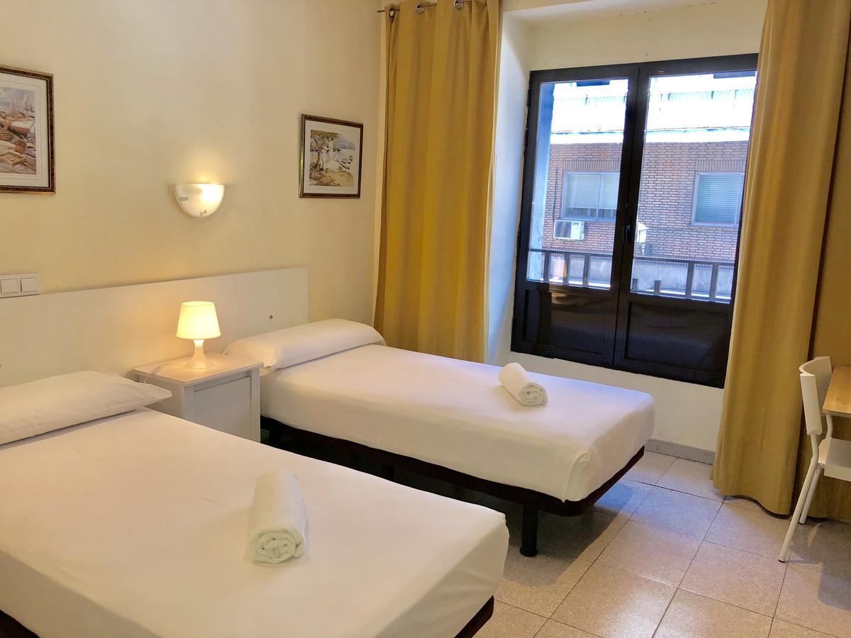 Hostal Arriaza Madrid Kültér fotó