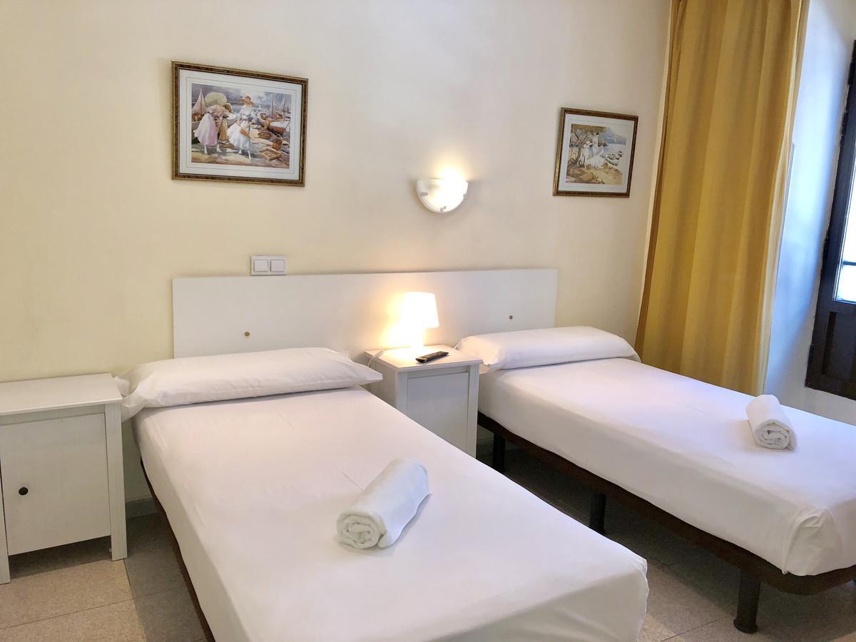 Hostal Arriaza Madrid Kültér fotó