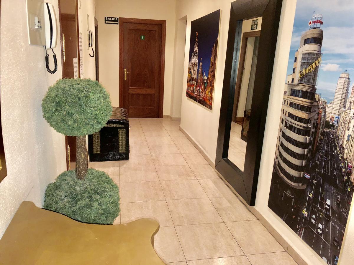 Hostal Arriaza Madrid Kültér fotó