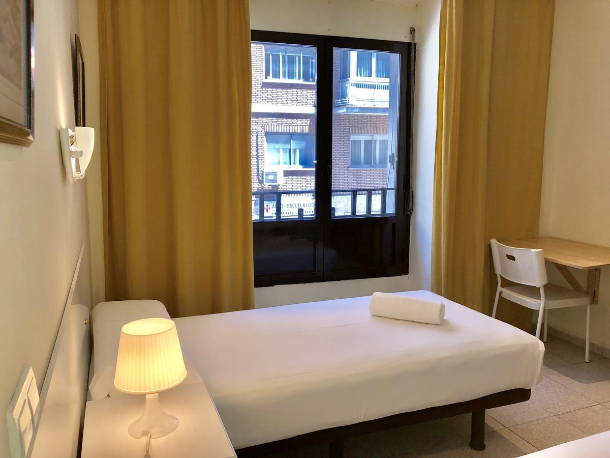 Hostal Arriaza Madrid Kültér fotó