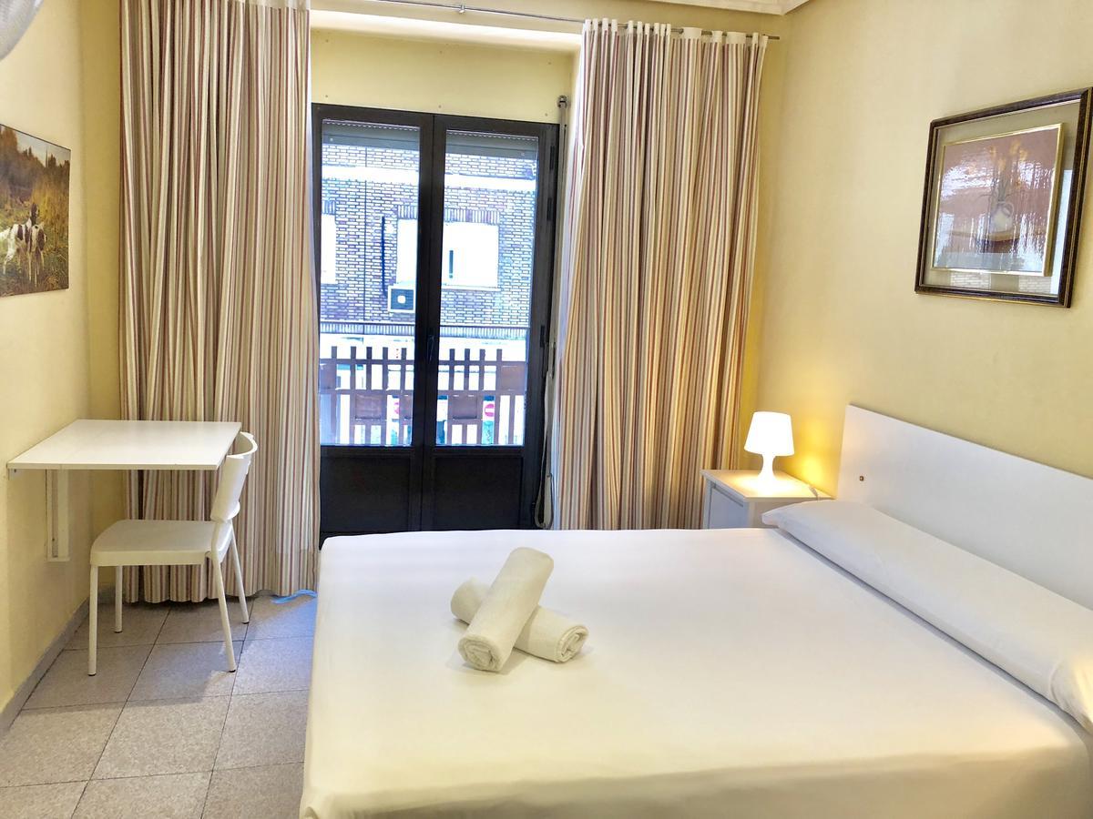 Hostal Arriaza Madrid Kültér fotó