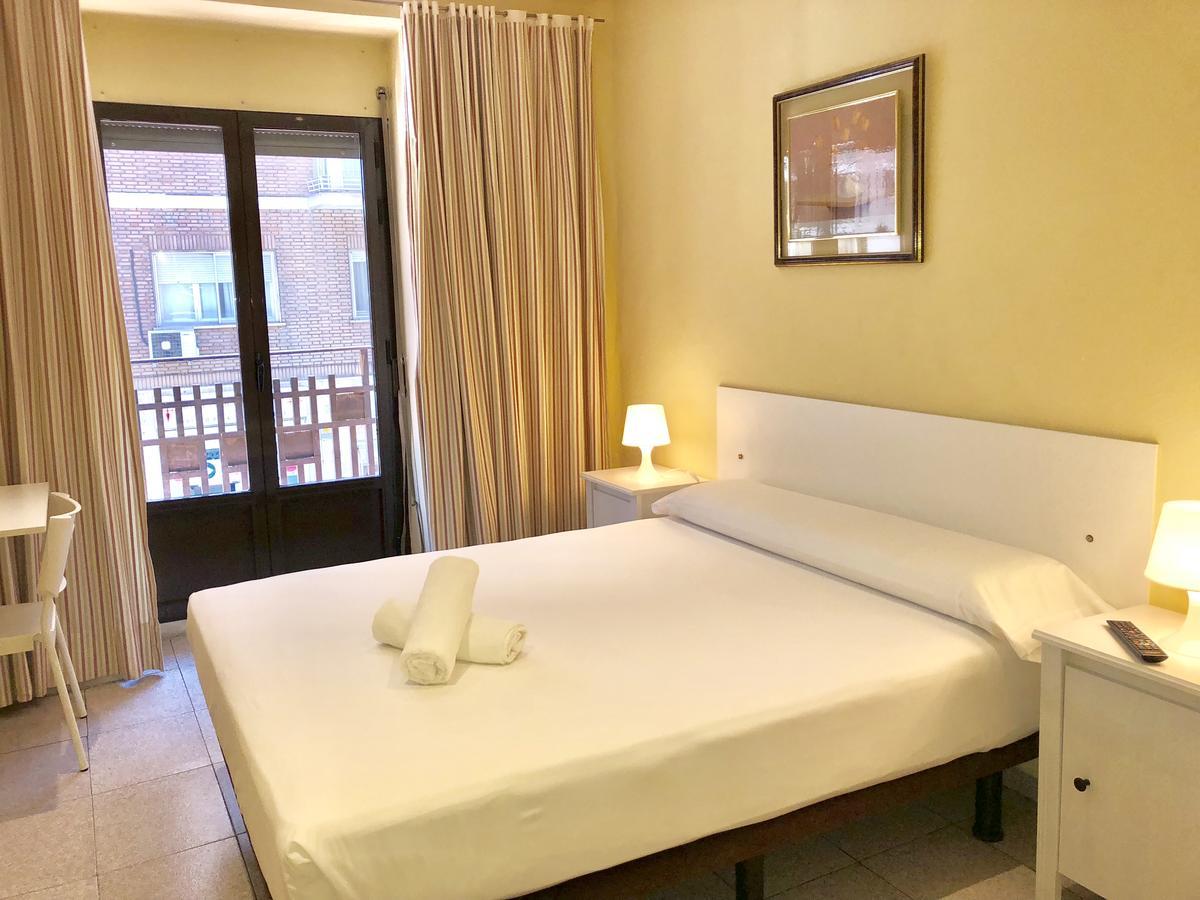 Hostal Arriaza Madrid Kültér fotó