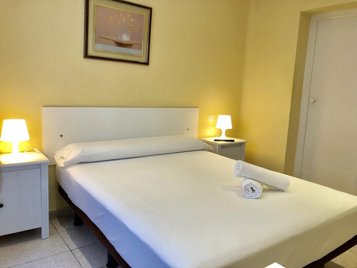 Hostal Arriaza Madrid Kültér fotó