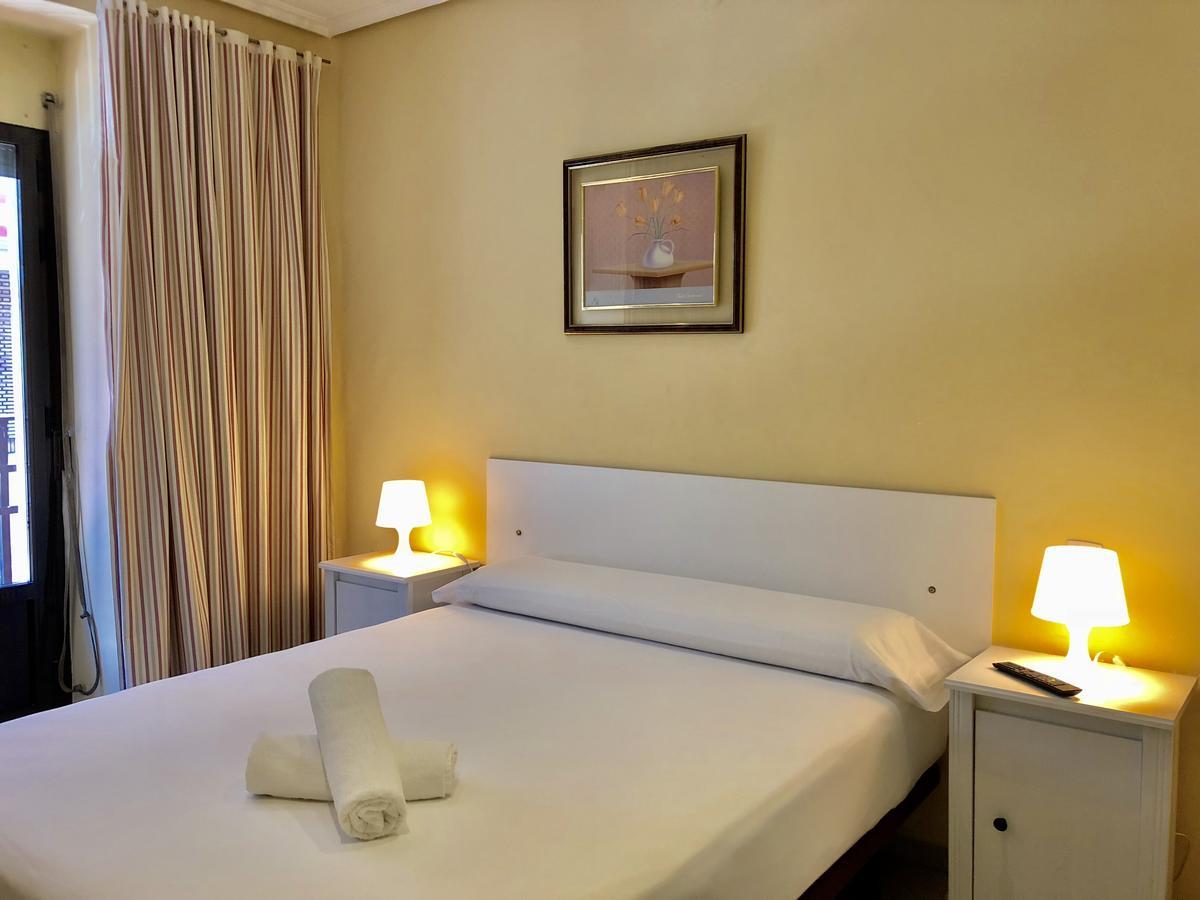 Hostal Arriaza Madrid Kültér fotó