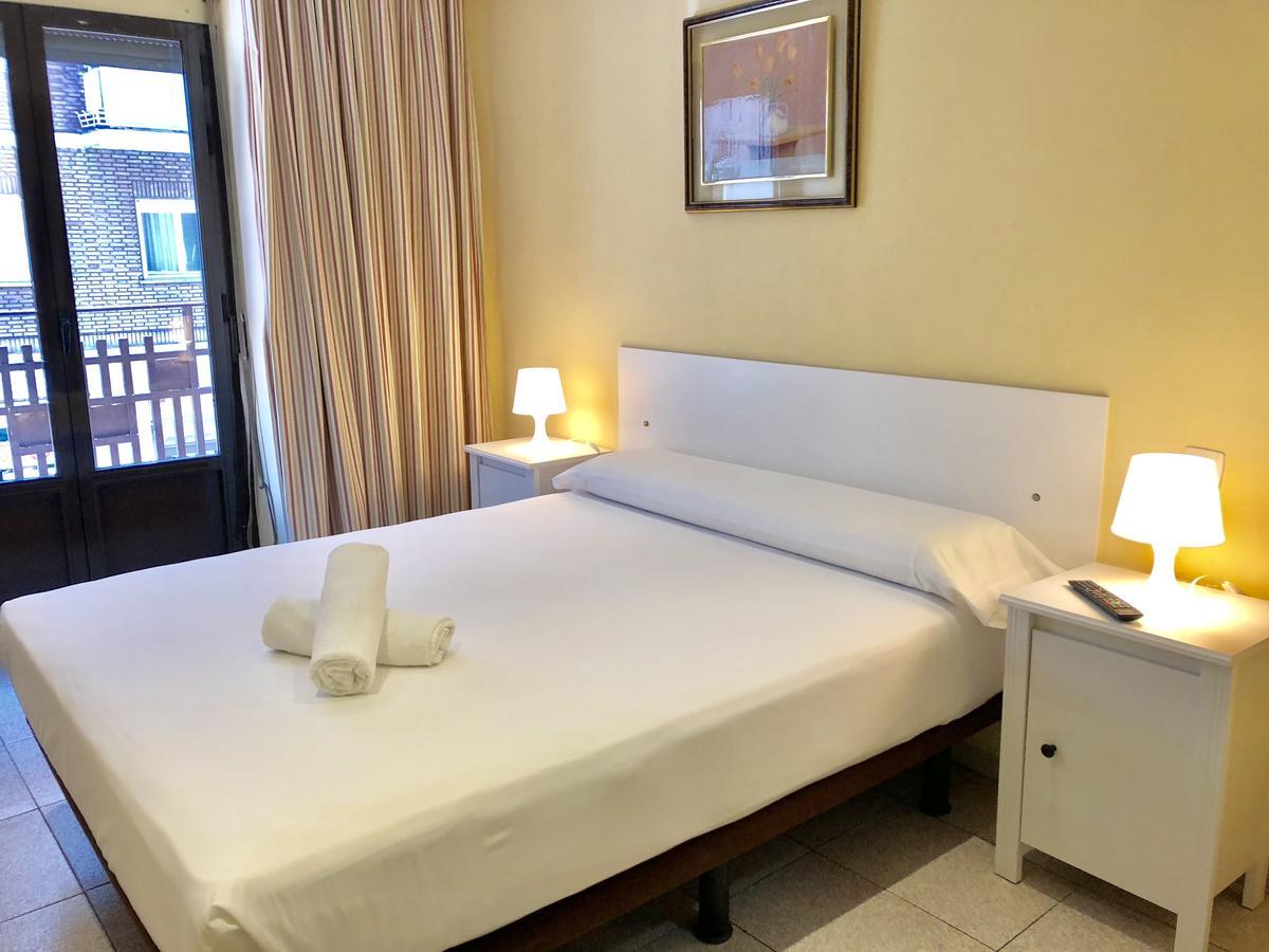 Hostal Arriaza Madrid Kültér fotó
