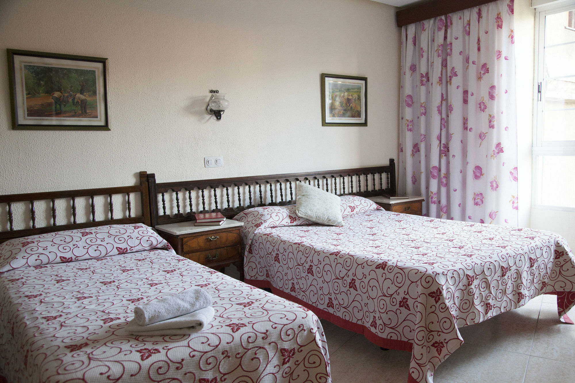 Hostal Arriaza Madrid Kültér fotó