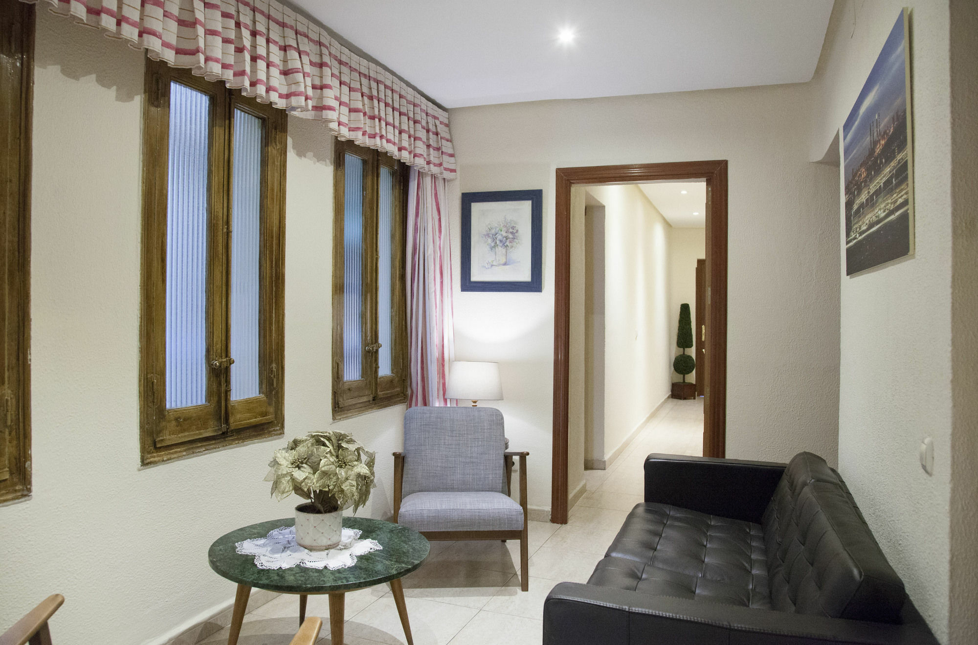 Hostal Arriaza Madrid Kültér fotó