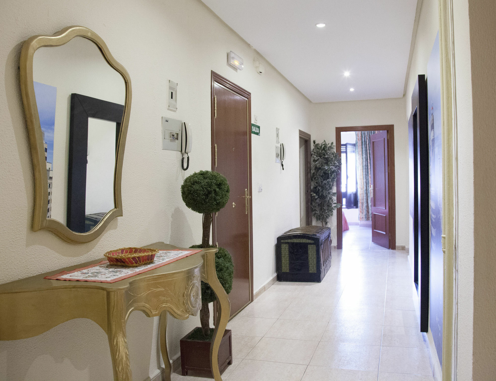 Hostal Arriaza Madrid Kültér fotó